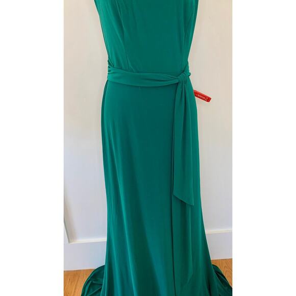 MacDuggal Ieena One Shoulder Jersey Gown in Green Size 8 Maxi Sheath Belted - Picture 7 of 9